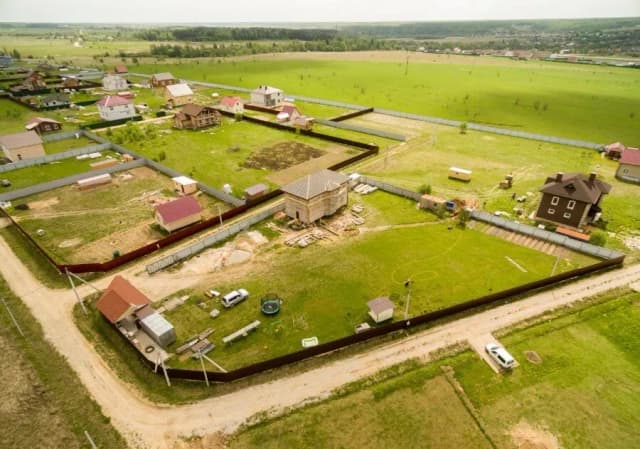 Kiedy działka rolna staje się budowlaną? Kluczowe informacje i procesy Kiedy działka rolna staje się budowlaną? Kluczowe informacje i procesy