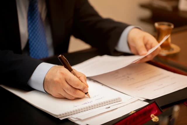 Ekspertyza techniczna budynku - kto może ją wykonać i jakie ma uprawnienia? Ekspertyza techniczna budynku - kto może ją wykonać i jakie ma uprawnienia?