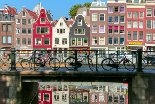 Ile kosztuje wynajem mieszkania w Amsterdamie? Odkryj wysokie ceny Ile kosztuje wynajem mieszkania w Amsterdamie? Odkryj wysokie ceny