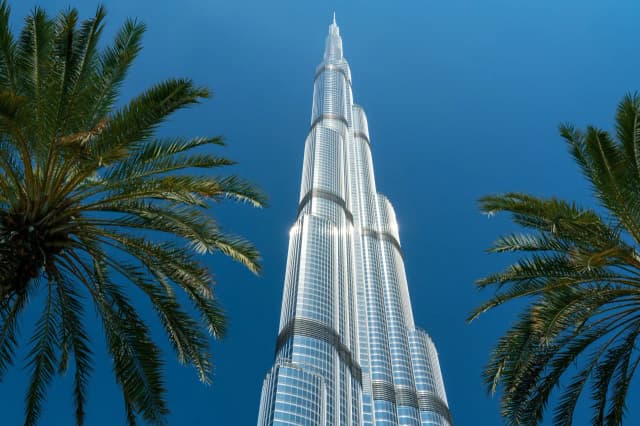 Ile ma najwyższy budynek świata? Zaskakujące fakty o Burj Khalifa Ile ma najwyższy budynek świata? Zaskakujące fakty o Burj Khalifa