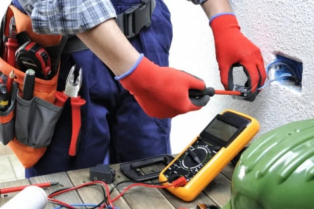 Kontrola instalacji elektrycznej w bloku - co musisz wiedzieć, aby uniknąć zagrożeń? Kontrola instalacji elektrycznej w bloku - co musisz wiedzieć, aby uniknąć zagrożeń?